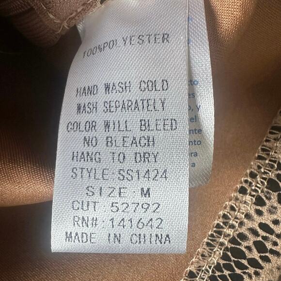 Article 324 Snake Print High Waisted Shorts NEW - Picture 7 of 7